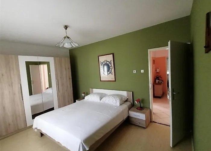 Spacious Borik & Parking