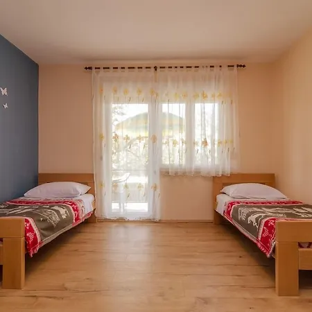 Διαμέρισμα Spacious Borik & Parking *